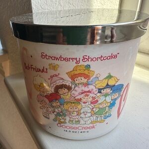 Goose Creek Strawberry Shortcake Candle